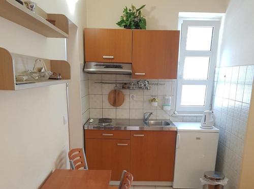 Apartments With A Parking Space Makarska - 16521