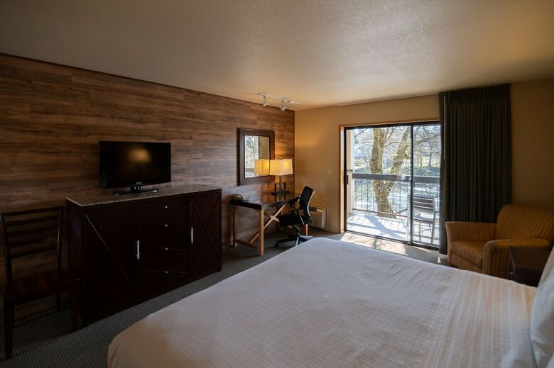 Hotel Riverside Inn