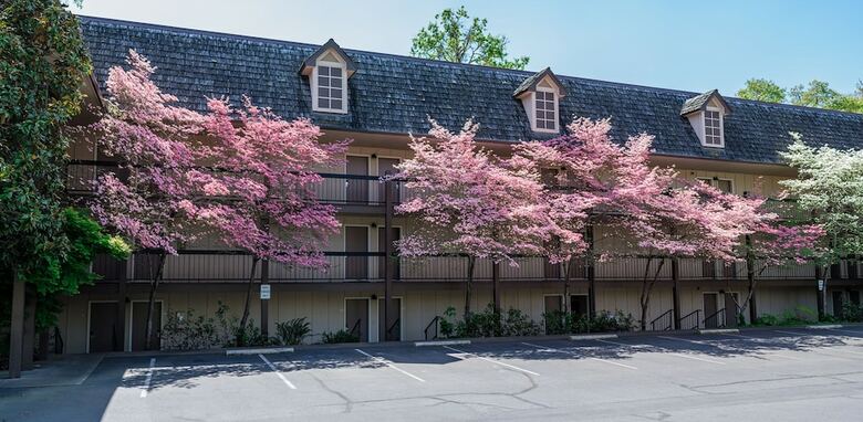 Hotel Riverside Inn