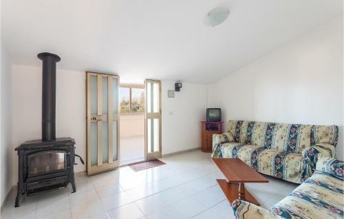 Nice Apartment In Cuglieri With 2 Bedrooms