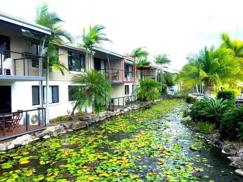Apartment In 4* Resort - Pool Views - Great Location