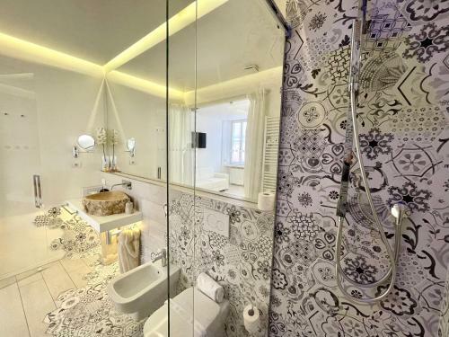 Hostal Mariarosa Suites