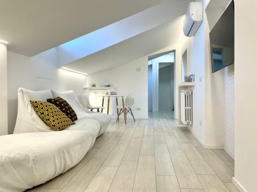 Hostal Mariarosa Suites