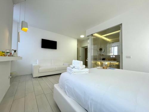 Hostal Mariarosa Suites