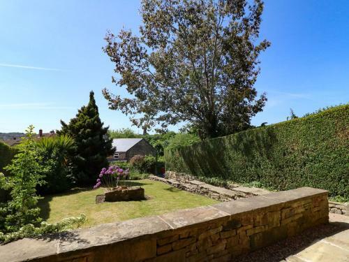 2 Snape Hill