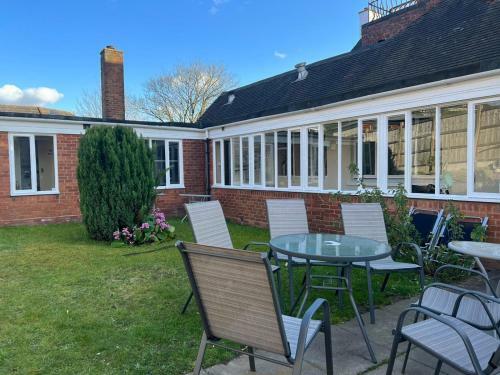Hostal Castle Meadows