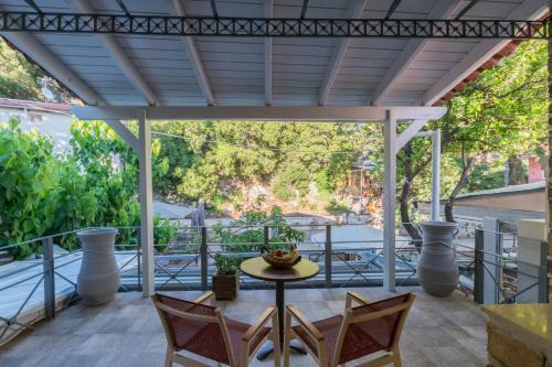 Casa Leone, Cosy Apartment Overlooking The Square