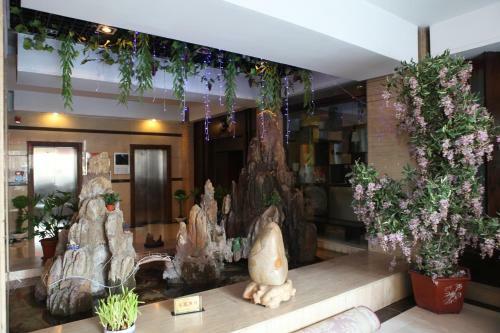 Yicheng Business Hotel