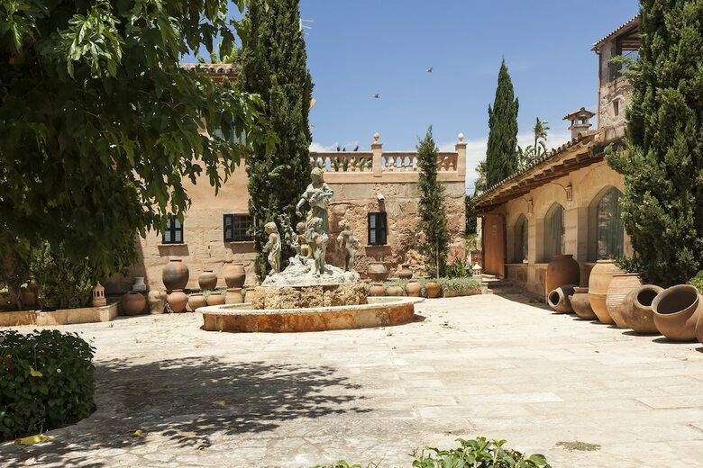 Agroturismo Es Revellar Art Resort