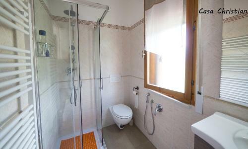 A & B Holiday Home