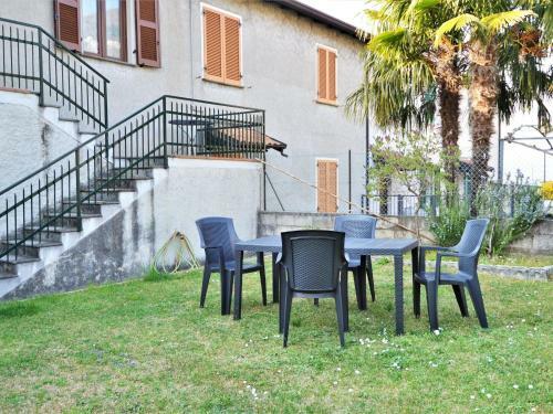Vibrant Holiday Home In Dervio With Garden