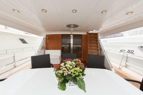 Vita Nauta Boat & Breakfast