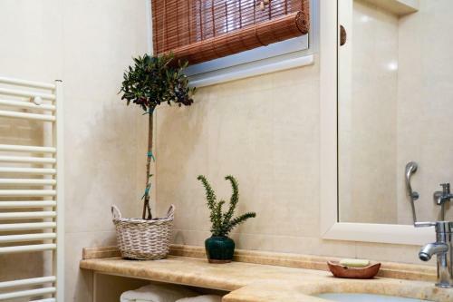 Luxury Hilltop Villa 200m From The Beach