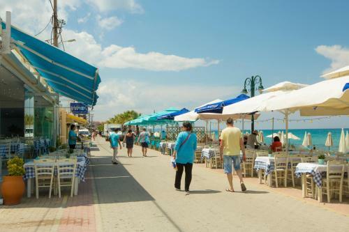 Pefkochori Apartment Next To The Beach