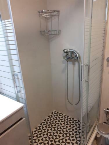 Spacious House 100 Metres From The Beach