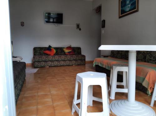 Apartamento Pequeno Com Varanda Praia Grande