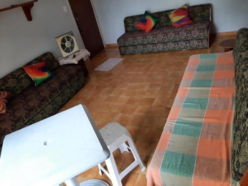 Apartamento Pequeno Com Varanda Praia Grande