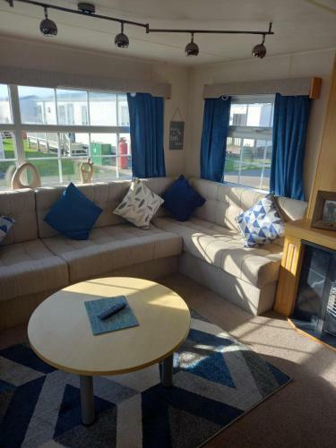 6 Berth On Seaview (Fanfare)