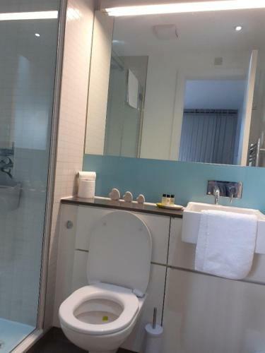 Luxury Highcross 2 Bedroom Apartment