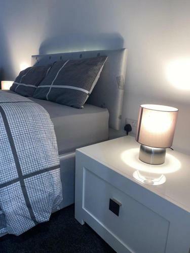 Large Apartment In City Centre With Parking!