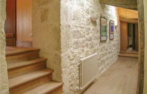 Six-bedroom Holiday Home In Beauville