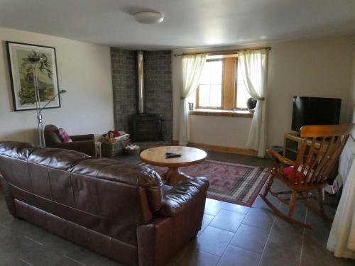 Swallow Cottage - Large Family Cottage With Beautiful Views