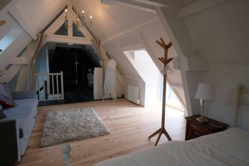 Hostal Hippolyte House