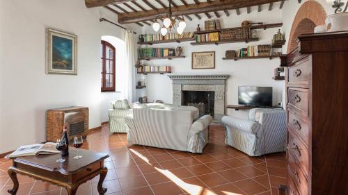 Villa Casale Le Tre Querce 8&1