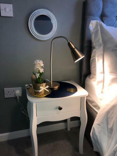 Hostal 1. Stylish Private Double Room Near Manchester City Centre