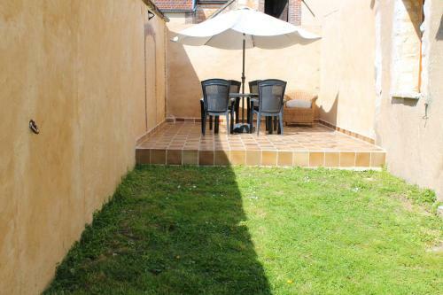 Maison D'une Chambre Avec Spa Et Jardin Clos A Bellechaume