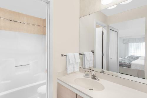 Hotel Hawthorn Suites Green Bay