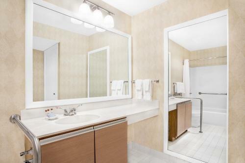 Hotel Hawthorn Suites Green Bay