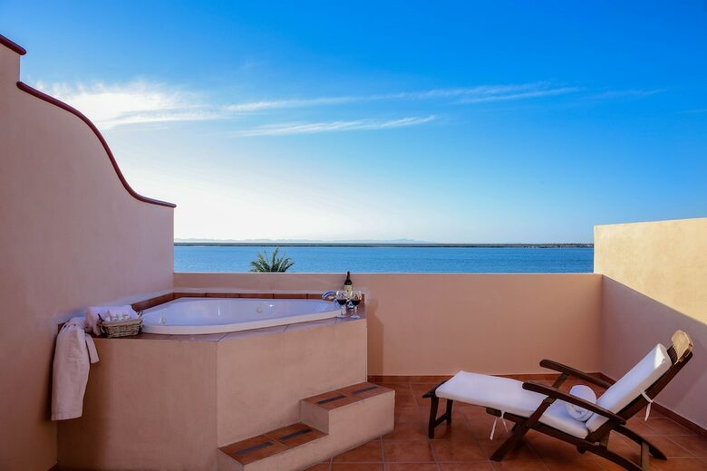 Hotel La Posada & Beach Club