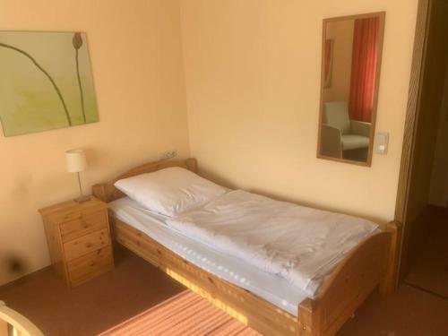 Apartamento 1 Bett Zimmer In Ehemaligem Hotel F�r Kurz Oder Lang