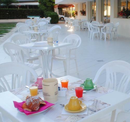 Family Hotel Marina Beach