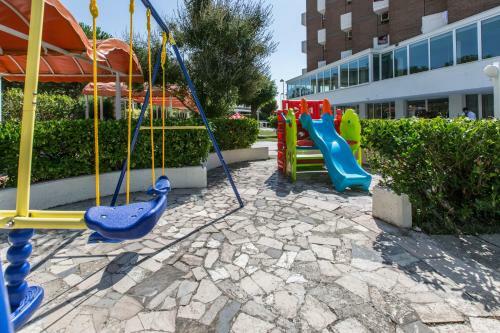 Family Hotel Marina Beach