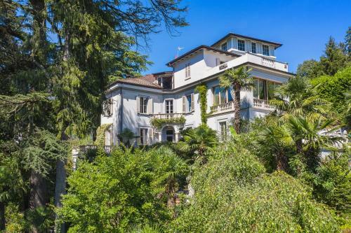 Historical Villa Gina With Magic Lake View