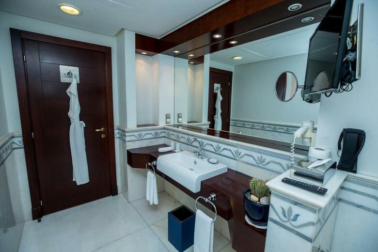 Hotel Rosewood Corniche