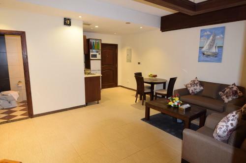 Al Mishkah Apartment