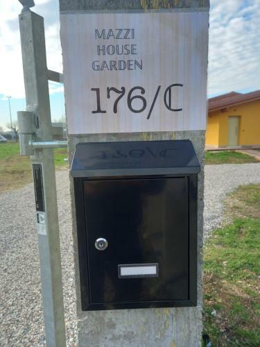 Hostal Mazzi House Garden