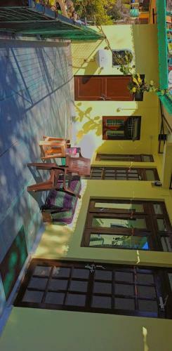 Hostal The Kiwi Shadow Guest House