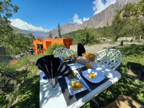 Hotel Grapes Garden Resort Hunza