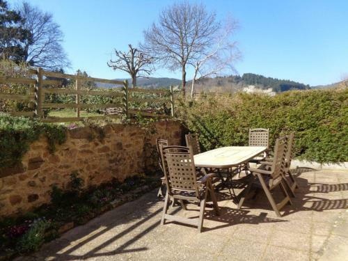 G�te Renaison, 4 Pi�ces, 6 Personnes - Fr-1-496-257
