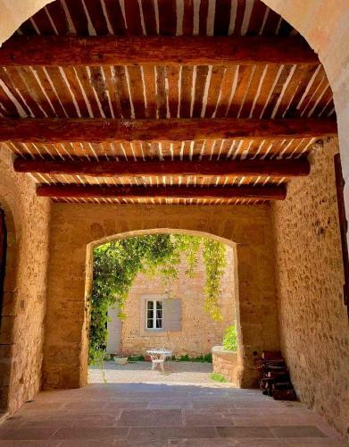 Aile Enti�re Dans Un Prieur� Du 12e Si�cle - 5 Chambres (Chambres D'h�tes)
