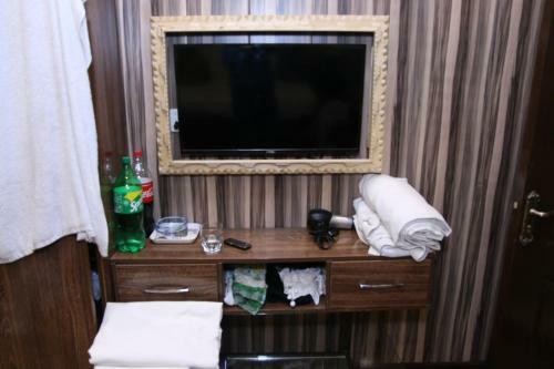 Gulberg Unique Continental Hotel