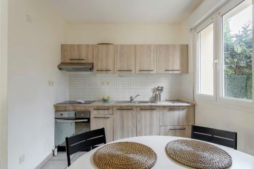 Maison Saint Bonnet de M�re Proche de L'eurexpo