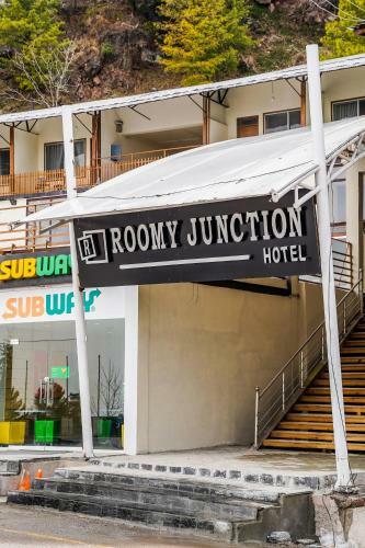 Hotel Roomy Junction