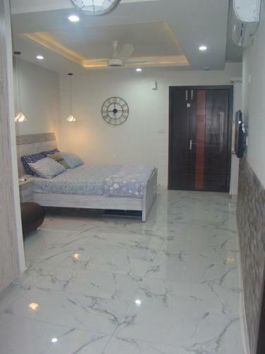 1 Bed Studio Apartment