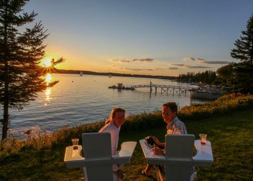 Hotel Spruce Point Inn Resort And Spa