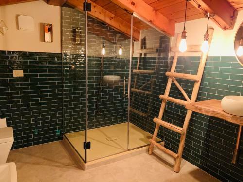 Charming Attic Apartment With Spacious Balcony & Swimming Pool